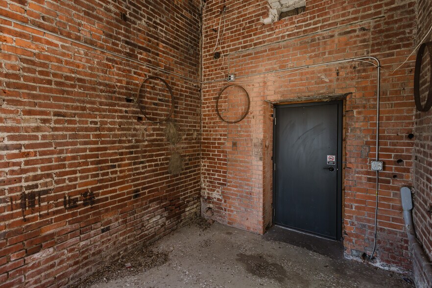 More Photos Of 1001 W Douglas Ave, Wichita Storefront For Sale