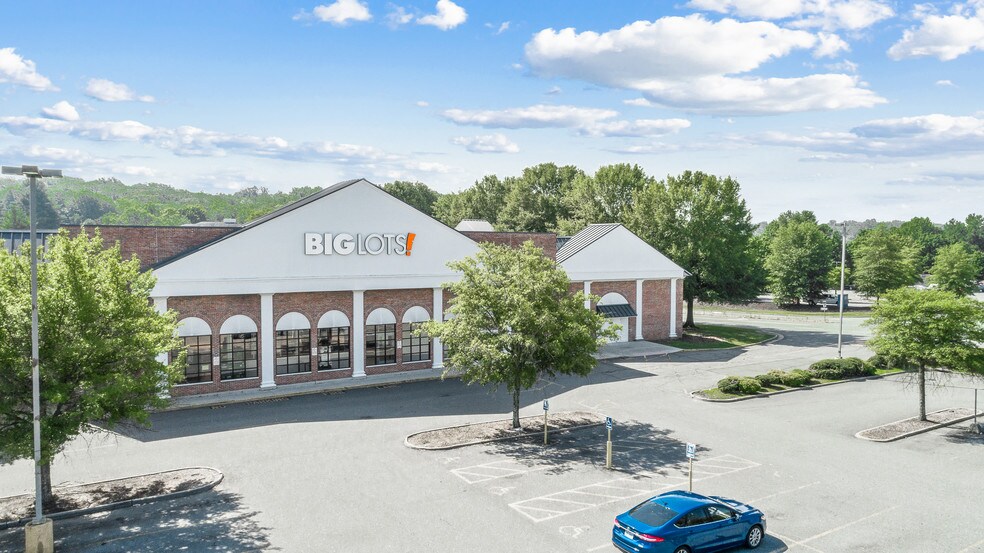 More Photos Of 590 Branchlands Blvd, Charlottesville Freestanding For Lease