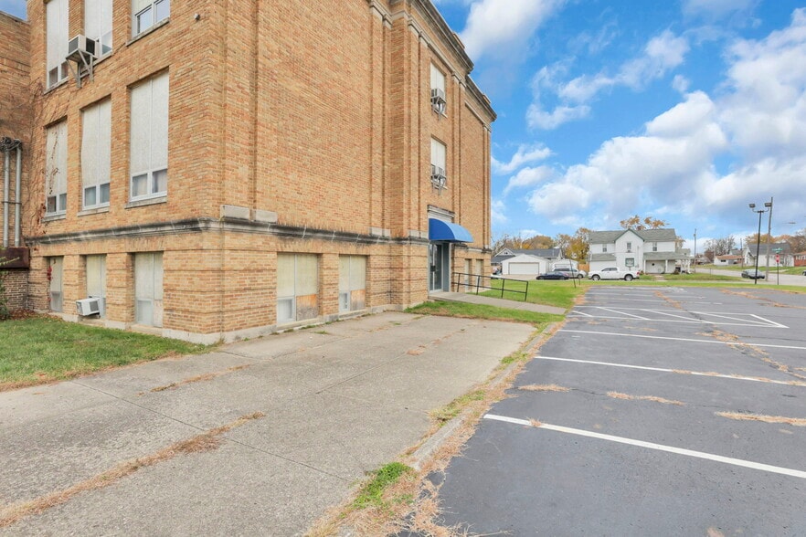 More Photos Of 300 E Auburn Ave, Springfield Office For Sale