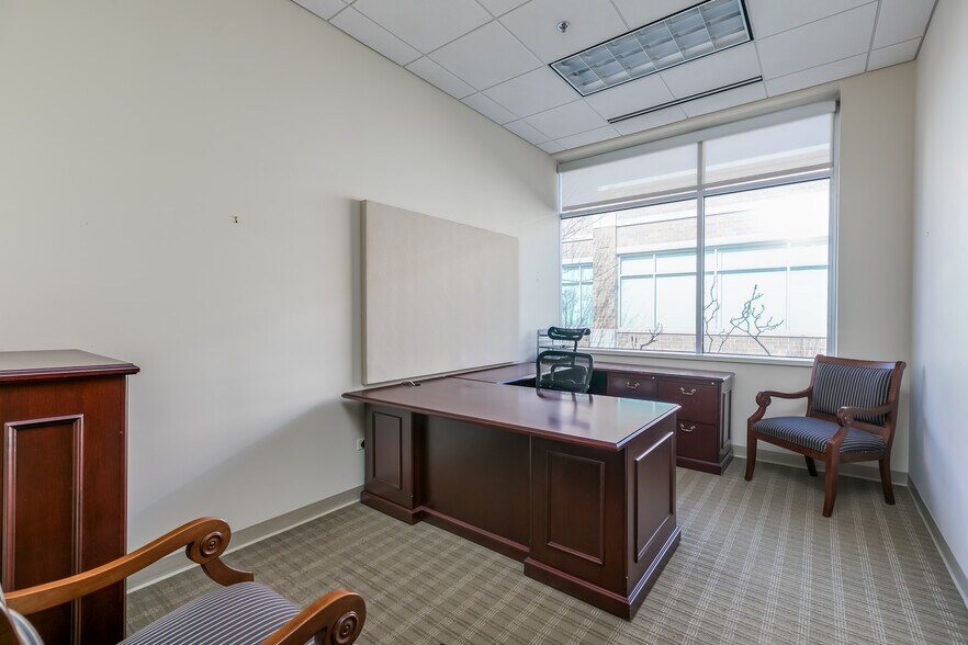 More Photos Of 2624 Patriot Blvd, Glenview Office For Sale