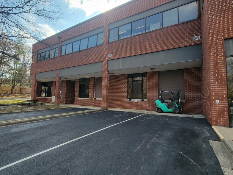 More Photos Of 630 E Diamond Ave, Gaithersburg Flex For Lease