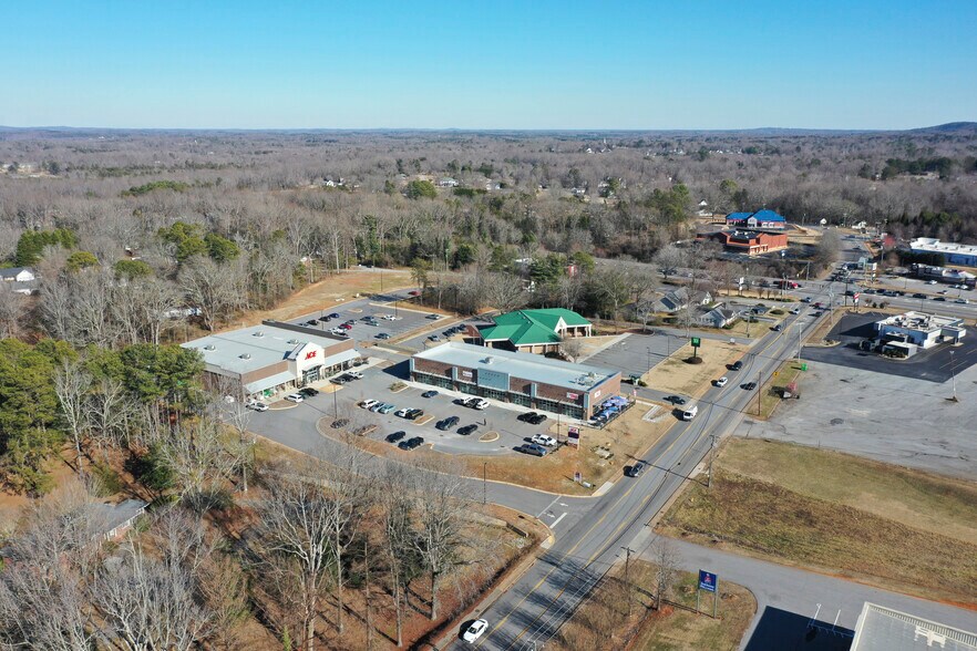 More Photos Of 6516 State Park Rd, Travelers Rest Storefront For Lease