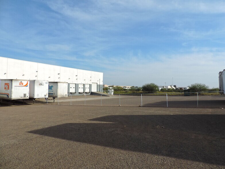 More Photos Of 13120 Spivey Dr, Laredo Warehouse For Lease