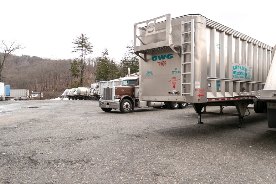 More Photos Of 56 US 46 Hwy, Columbia Distribution For Lease