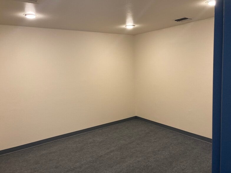 More Photos Of 845 E 2nd St, Reno Flex For Lease