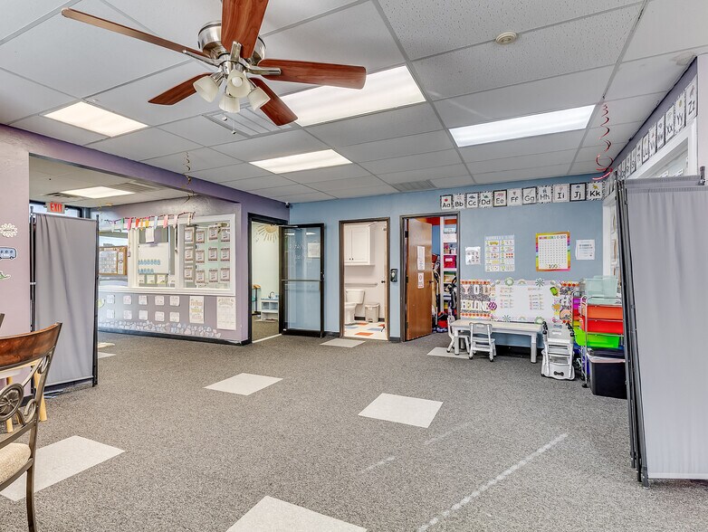 More Photos Of 17311 NE 23rd St, Choctaw Office For Sale