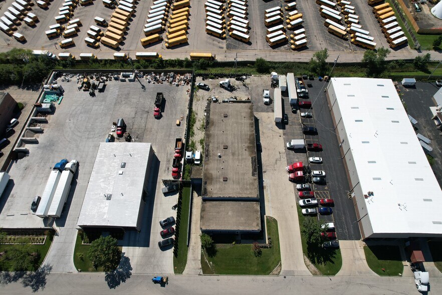 More Photos Of 1103 Morse Ave, Schaumburg Service For Lease