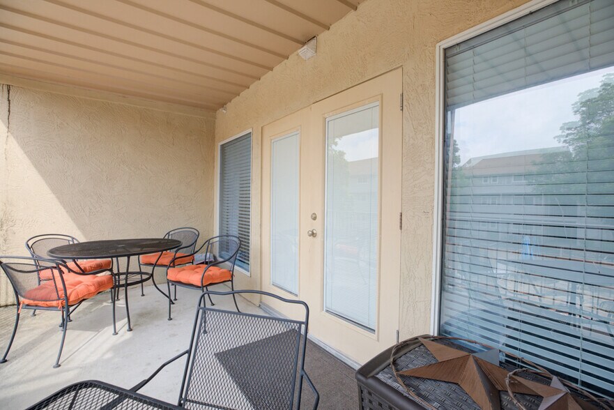 More Photos Of 740 E Mather St, New Braunfels Apartments For Sale