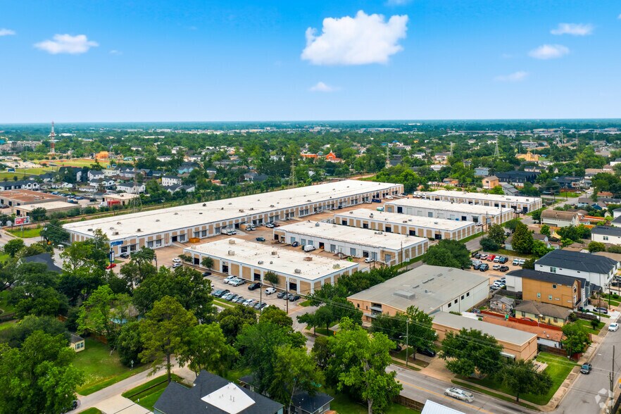 More Photos Of 3404-3556 Yale St, Houston Unknown For Lease