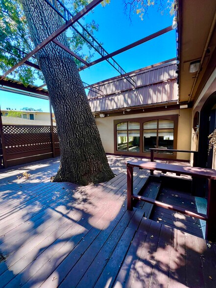 More Photos Of 14572 Big Basin Way, Saratoga Storefront For Lease