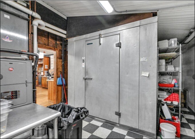 More Photos Of 100 Landenberg Rd, Landenberg Storefront For Sale