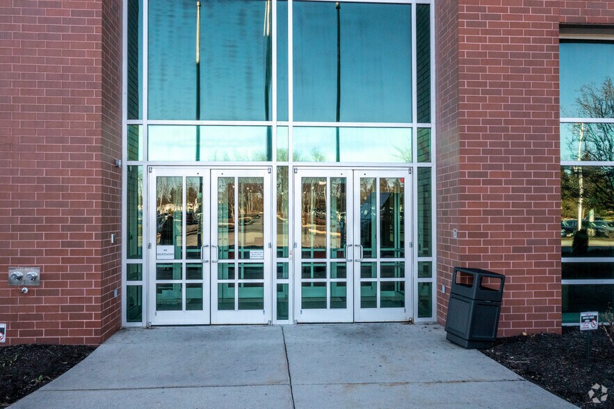 More Photos Of 2550 Interstate Dr, Harrisburg Office For Lease