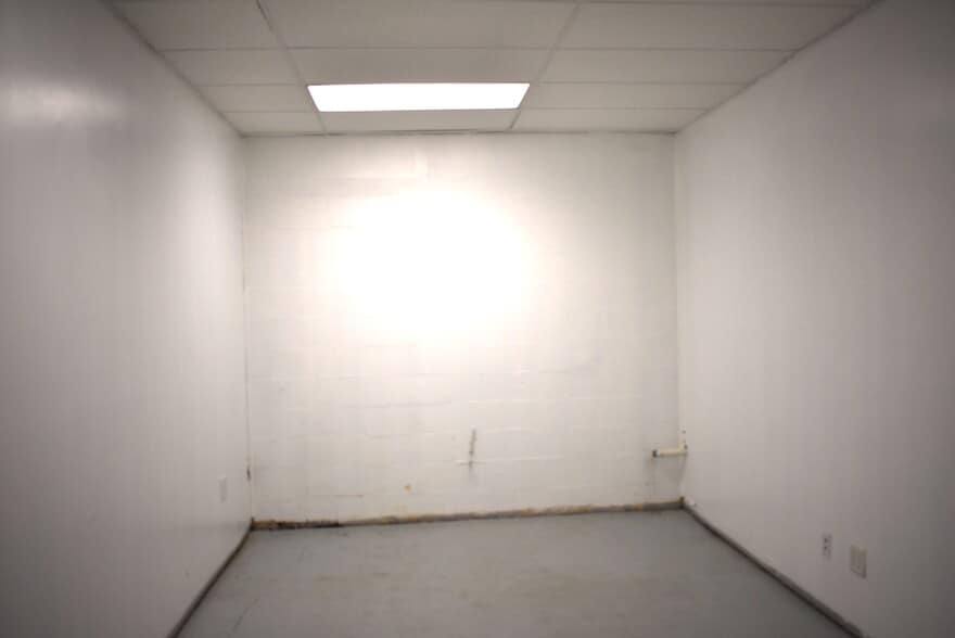 More Photos Of 104 N College St, Gadsden General Retail For Sale