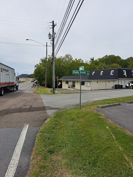 Primary Photo Of 2400 Volunteer Pky, Bristol Loft Creative Space For Sale