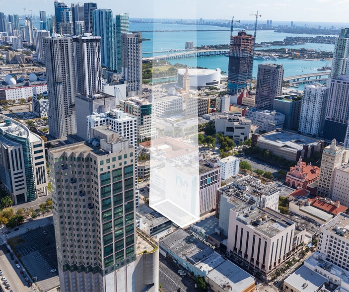 More Photos Of 201 N Miami Ave, Miami Storefront For Lease