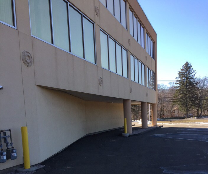 More Photos Of 317 Foxon Rd, East Haven Medical For Lease