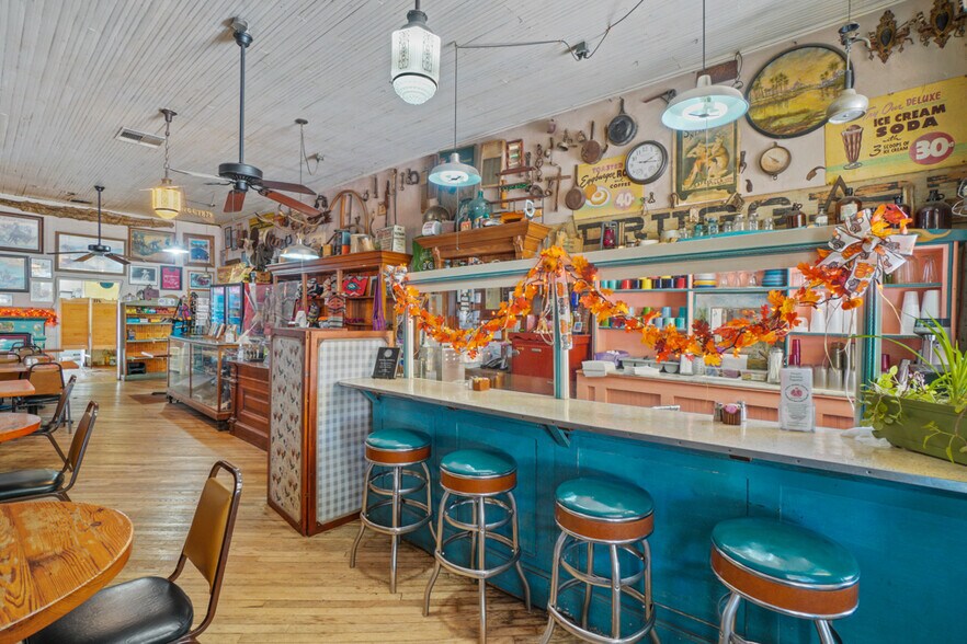 More Photos Of 10697 Highway 152, Hillsboro Storefront Retail Residential For Sale