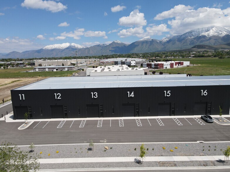 More Photos Of 292 S American Way, Payson Warehouse For Sale