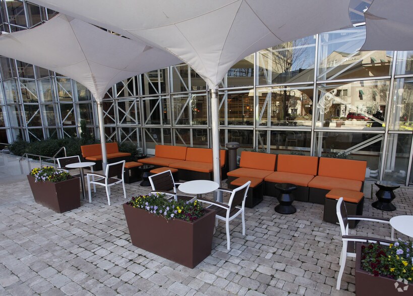 More Photos Of 220 N Main St, Greenville Office For Lease