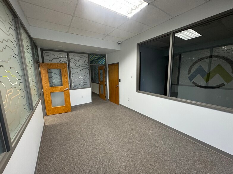 More Photos Of 3201 W 7th Ave, Corsicana Storefront Retail Office For Lease