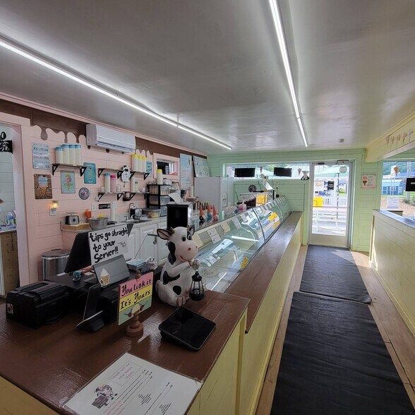 More Photos Of 16696 Rankin Ave, Dunlap Office For Sale