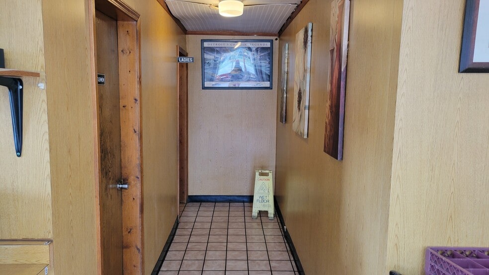 More Photos Of 20804 Plymouth Rd, Detroit Restaurant For Sale