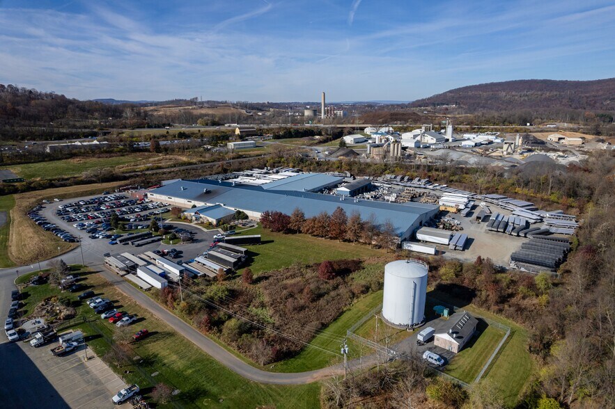 More Photos Of 5 East Pointe Dr, Birdsboro Warehouse For Sale