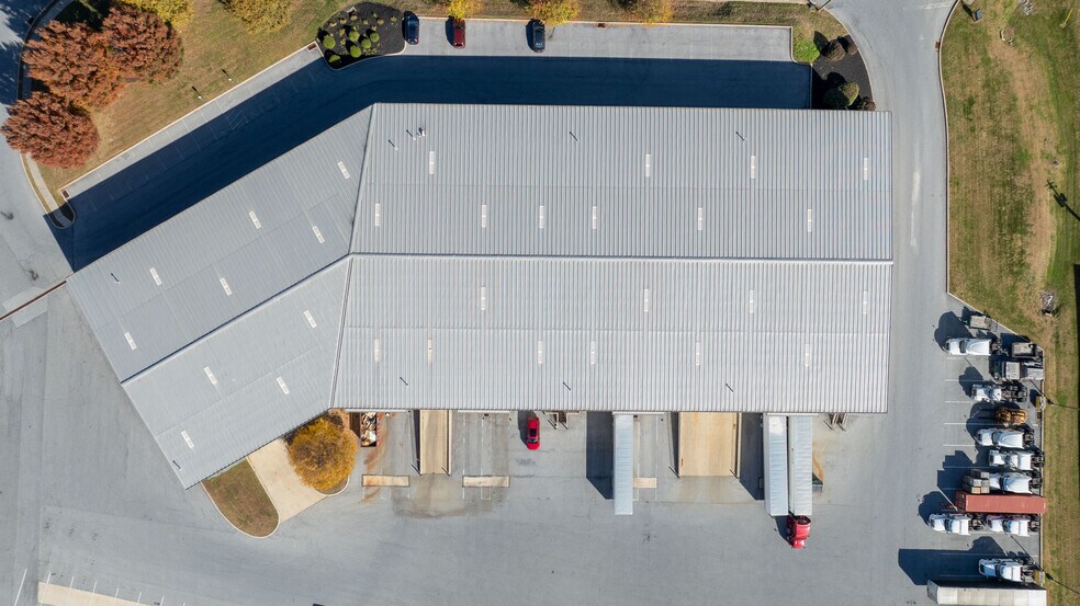 More Photos Of 301 Commerce Dr, New Holland Warehouse For Sale