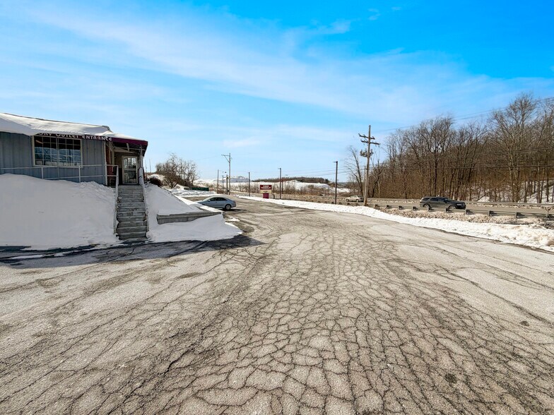 More Photos Of 850 Eisenhower Blvd, Johnstown Warehouse For Lease