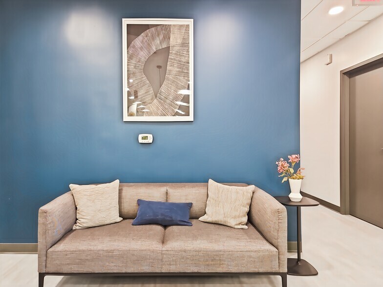 More Photos Of 3901 W 86th St, Indianapolis Coworking Space