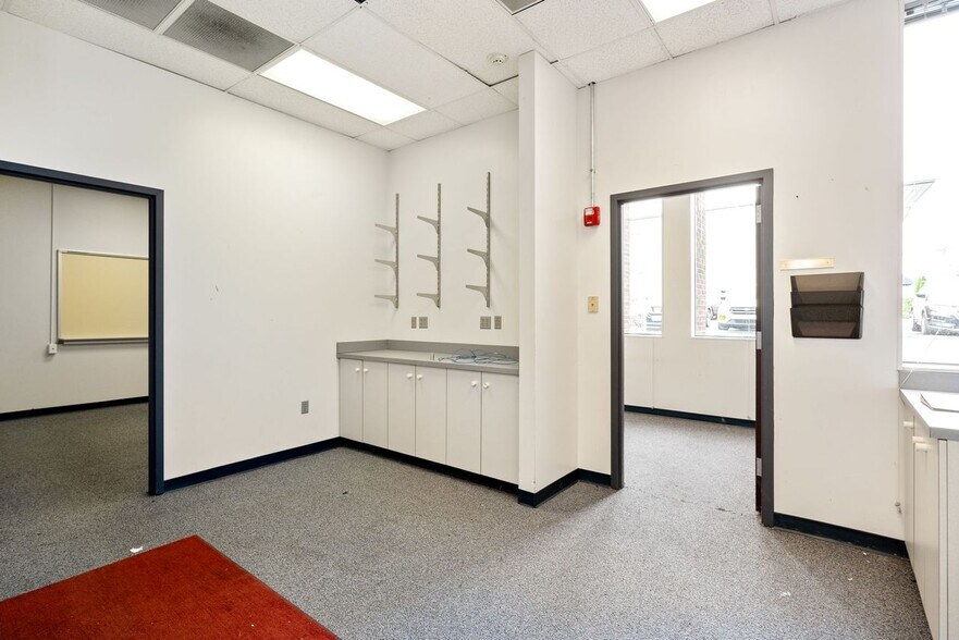 More Photos Of 2800 Diode Ln, Louisville Warehouse For Lease