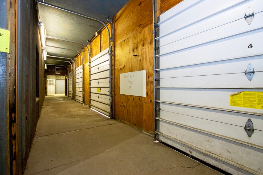 More Photos Of 160 S Columbus St, Wooster Warehouse For Lease