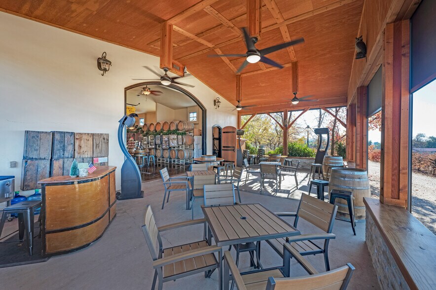 More Photos Of 21365 Shenandoah School Rd, Plymouth Winery Vineyard For Sale