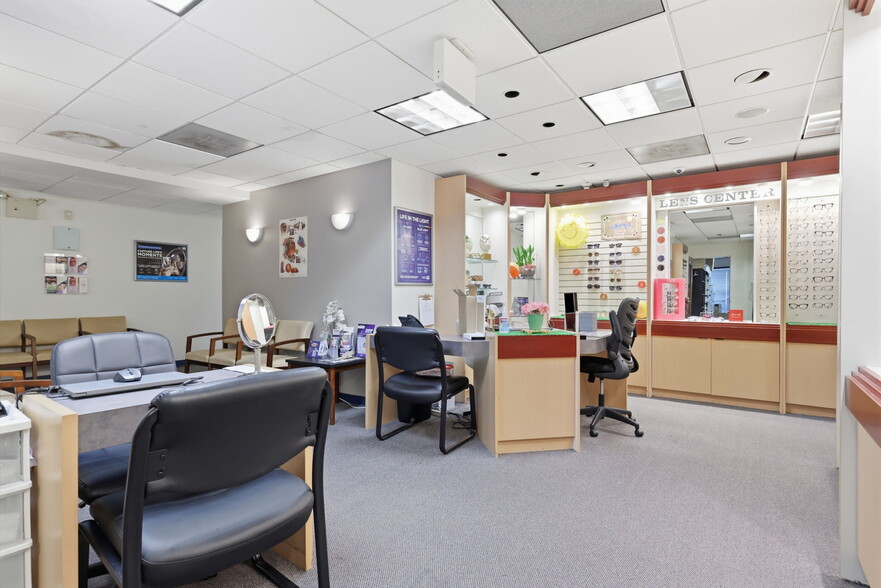 More Photos Of 1568 Woodbourne Rd, Levittown Office For Sale