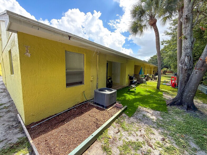 More Photos Of 17345-17355 Bush Rd, Jupiter Apartments For Sale