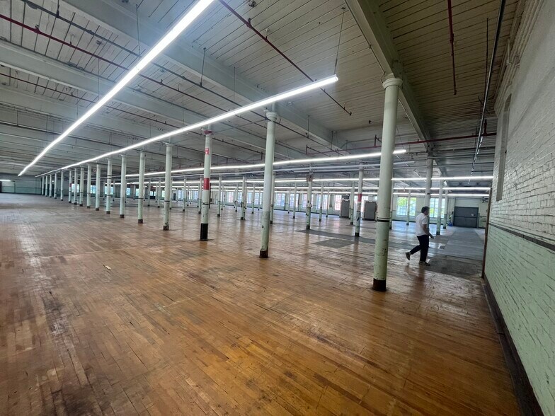 More Photos Of 159 Singleton St, Woonsocket Manufacturing For Lease