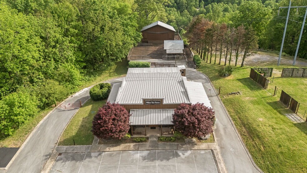 More Photos Of 7080 Dale Ridge Rd, Lancaster Convenience Store For Sale
