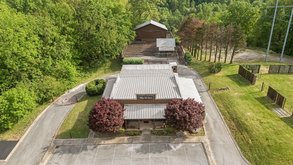 More Photos Of 7080 Dale Ridge Rd, Lancaster Convenience Store For Sale