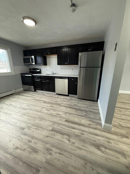 More Photos Of 9 Melton St, Pawtucket Apartments For Sale