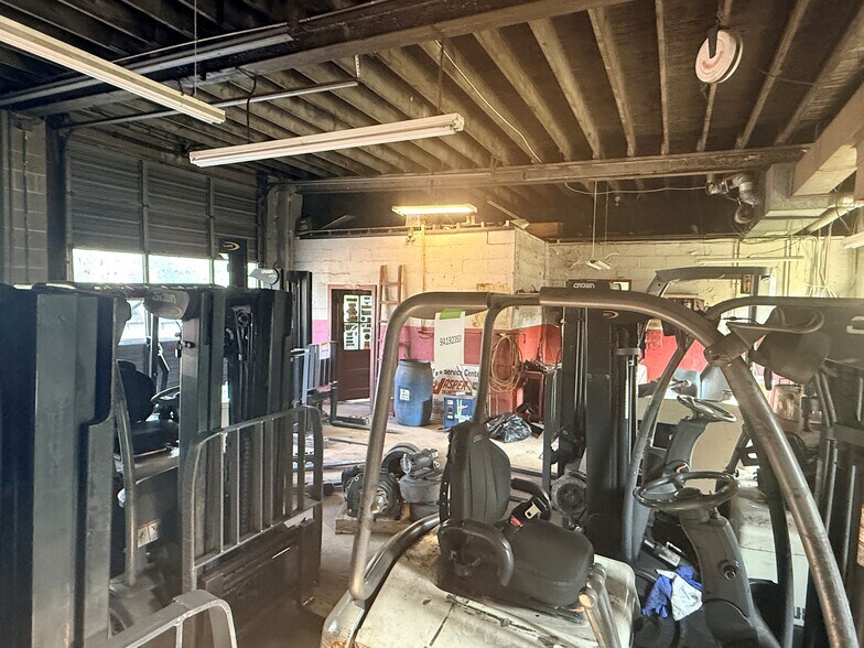 More Photos Of 1 Joe Rd, Mount Holly Specialty For Sale