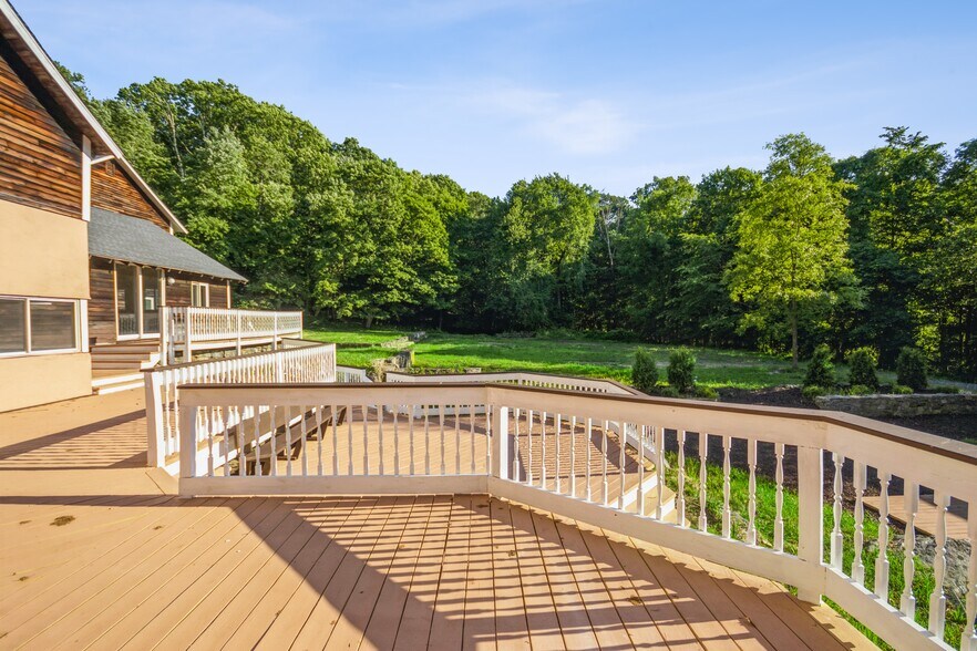 More Photos Of 584 Milltown Rd, Brewster Village Specialty For Sale