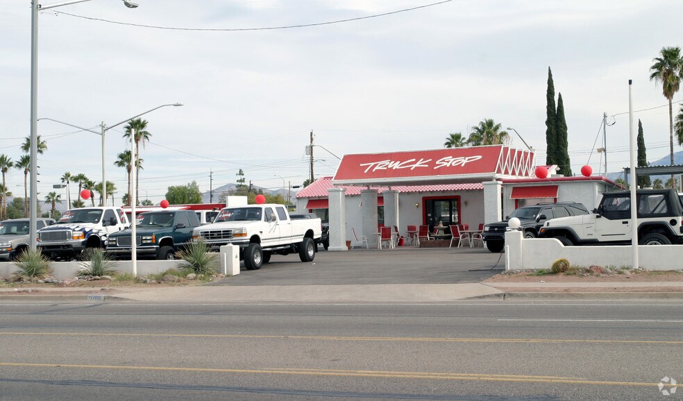 More Photos Of 1709 S Craycroft Rd, Tucson Auto Dealership For Sale