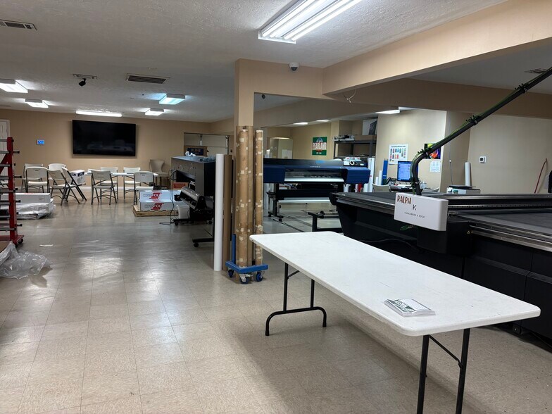 More Photos Of 4181 Magnolia St, Pearland Manufacturing For Lease