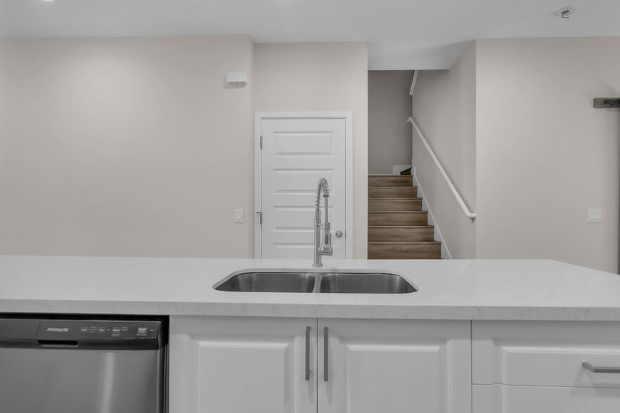 More Photos Of 4432-4444 Summer Flowers Pl, Kissimmee Apartments For Sale