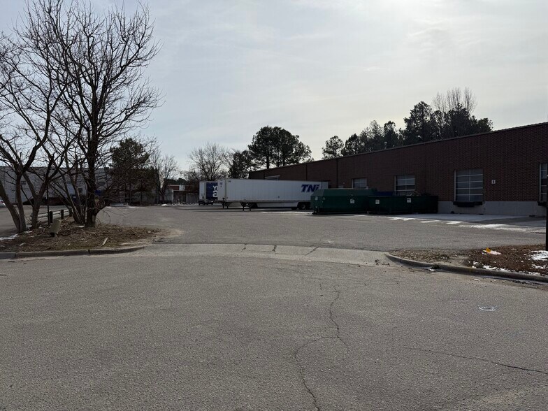 More Photos Of 2400 Alwin Ct, Raleigh Warehouse For Lease