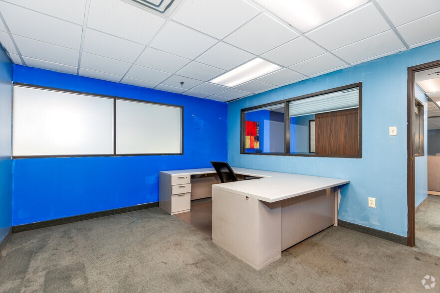 More Photos Of 4464 W Plano Pky, Plano Auto Repair For Lease