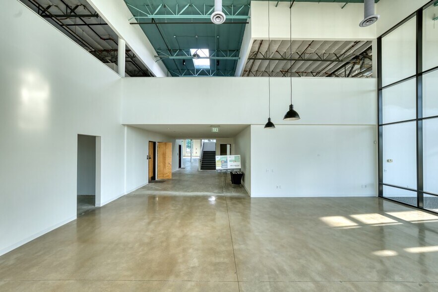 More Photos Of 6680 Cobra Way, San Diego Research And Development For Lease