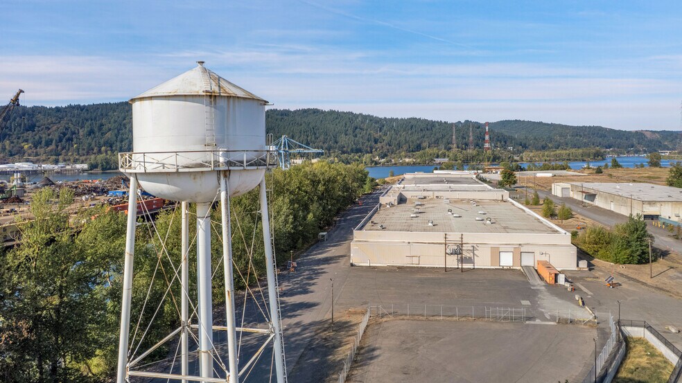 More Photos Of 9930 N Burgard Way, Portland Warehouse For Sale