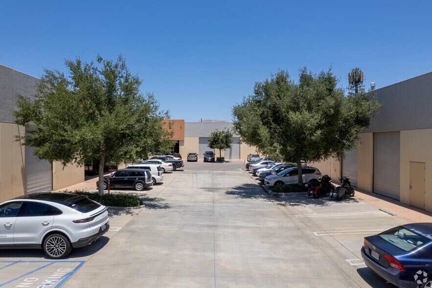 More Photos Of 9027 Canoga Ave, Canoga Park Manufacturing For Lease