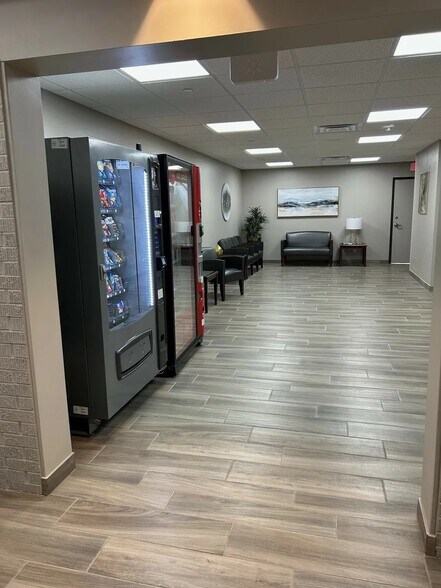 More Photos Of 900-950 N Porter Ave, Norman Medical For Lease